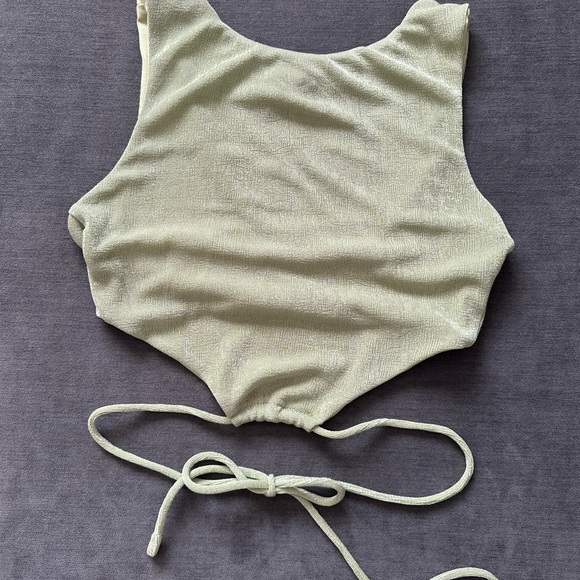 Princess Polly cropped green shiny tie top - Picture 4 of 5